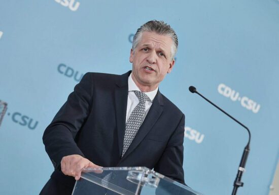 Frei lässt Aigner-Festlegung offen