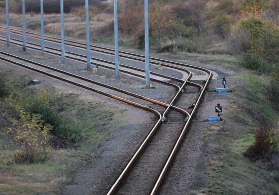 Bernreiter trifft Warken im Streit um Bahn-Nahverkehr