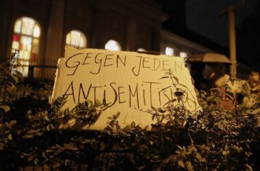 Rabbiner und Bischöfe für Antisemitismusschutz in Berlins Verfassung