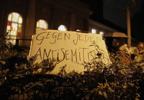 Rabbiner und Bischöfe für Antisemitismusschutz in Berlins Verfassung