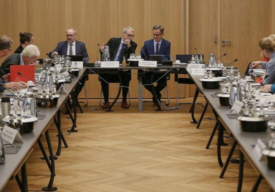 SPD kritisiert Linnemann wegen Pflege-Leistungskürzungen