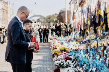 Merz fordert in Kiew von Putin Ende des "sinnlosen Kriegs"