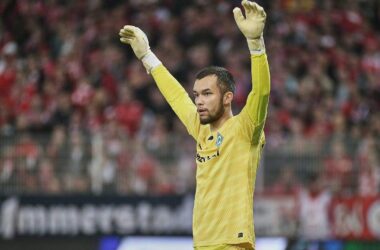 1. Bundesliga: Freiburg siegt in Unterzahl gegen Schalke