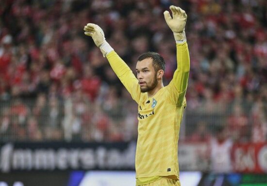 1. Bundesliga: Freiburg siegt in Unterzahl gegen Schalke