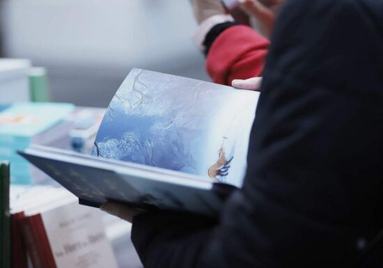 Studie: Vorlesen wird bei Eltern wieder beliebter