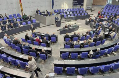 Bundestag beschließt "Frühstartrente"