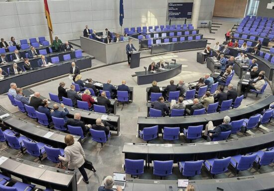 Bundestag beschließt "Frühstartrente"