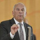 Hessens Innenminister befürchtet Vermummung bei Halloween-Demos
