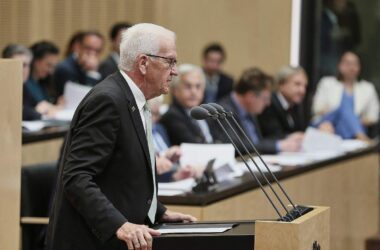 Kretschmann hält Demokratie in Deutschland für enorm gefährdet
