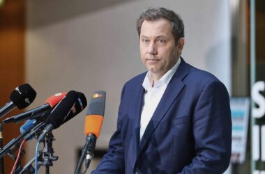 Klingbeil kündigt Neuwahl der gesamten SPD-Führung an