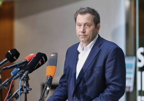 Klingbeil kündigt Neuwahl der gesamten SPD-Führung an