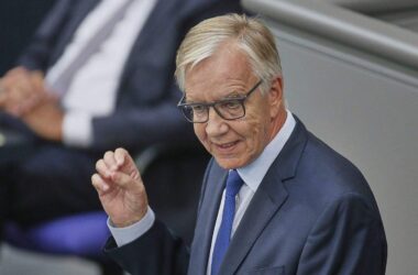 Bartsch macht Klingbeil für Tabaksteuer-Panne verantwortlich