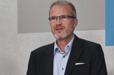 TK-Chef will Abschaffung von PKV und GKV