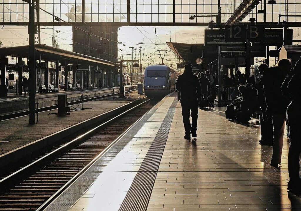 Bilger verspricht Bahnkunden spürbare Verbesserung bis 2029