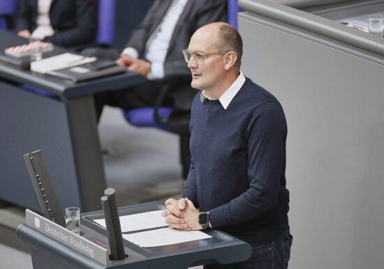 Grüne zweifeln an Stabilitätsversprechen bei GKV-Zusatzbeitrag