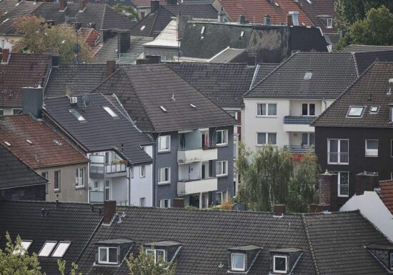 Versicherer warnen vor Unbezahlbarkeit von Gebäudepolicen