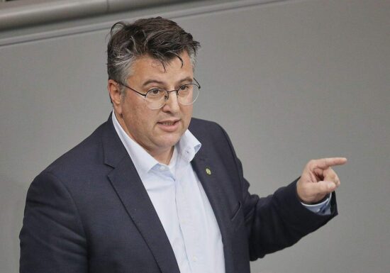 Grünen-Außenpolitiker will mehr EU-Engagement für Serbien