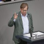 Stegner verteidigt Schröders Besuch bei Putin