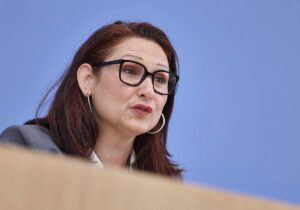 Ataman drängt auf Maßnahmen gegen Diskriminierung in Wechseljahren
