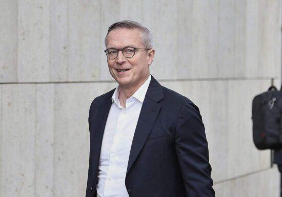 Wildberger setzt auf KI-Wachstum statt zusätzlicher KI-Steuer
